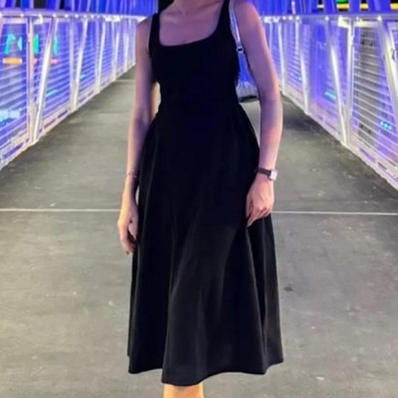 Black mid length dress - Picture 6 of 6